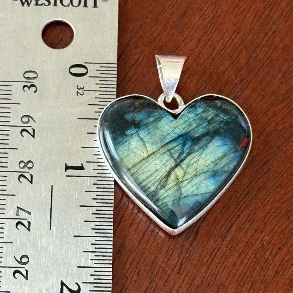 Stunning Large Labradorite Heart Pendant Necklace Womens Statement Piece New - Picture 7 of 8